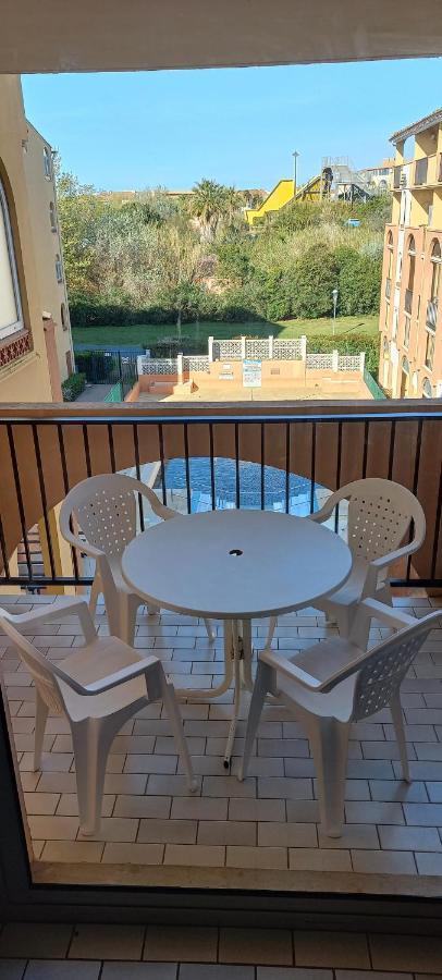 Appartement situé au Cap d'Agde proche plage Extérieur photo